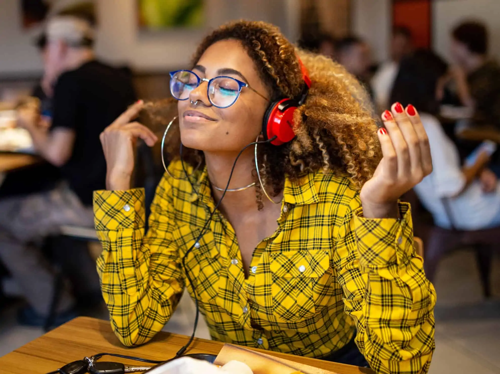 Easy Way to Use Karaoke Mode On Apple Music, Spotify And More