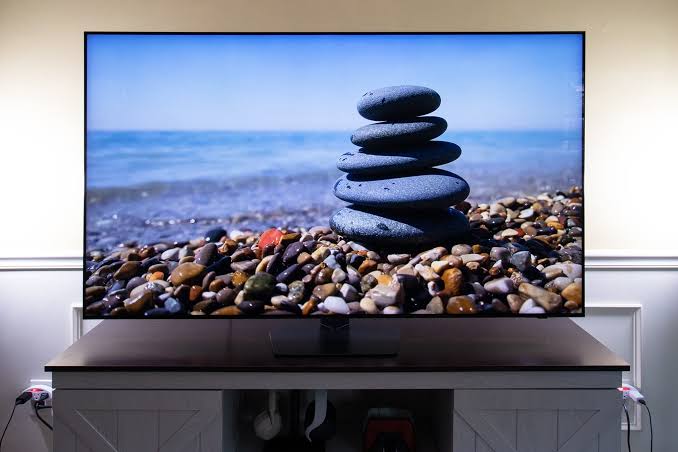 Top 10 Smart TVs with the Best Picture Quality in 2025
