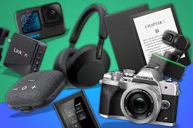 Top 10 Must-Have Tech Gadgets for Travelers in 2025