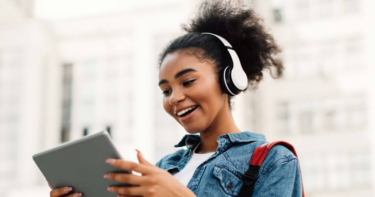 Top 10 Tech Gadgets for Kids: Safe and Fun Options for 2025