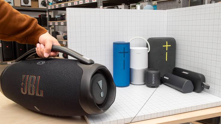 The Ultimate Guide to Choosing a Portable Speaker in 2025