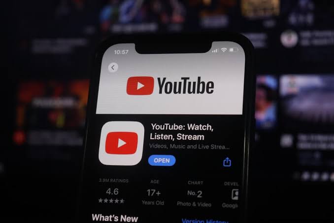Top 10 Tech YouTube Channels to Follow in 2025