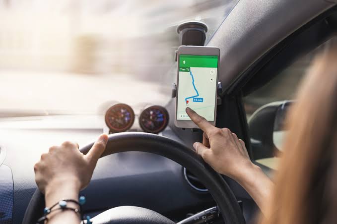 The Pros and Cons of Using a GPS Tracker
